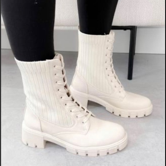 Shoes - Women's Cream Ankle Boots Size 9